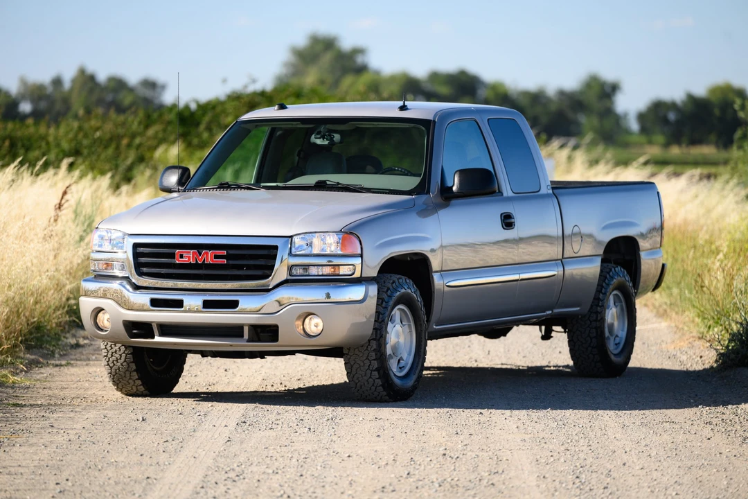 2004 GMC Sierra 2nd Gen - Image 5 of 31