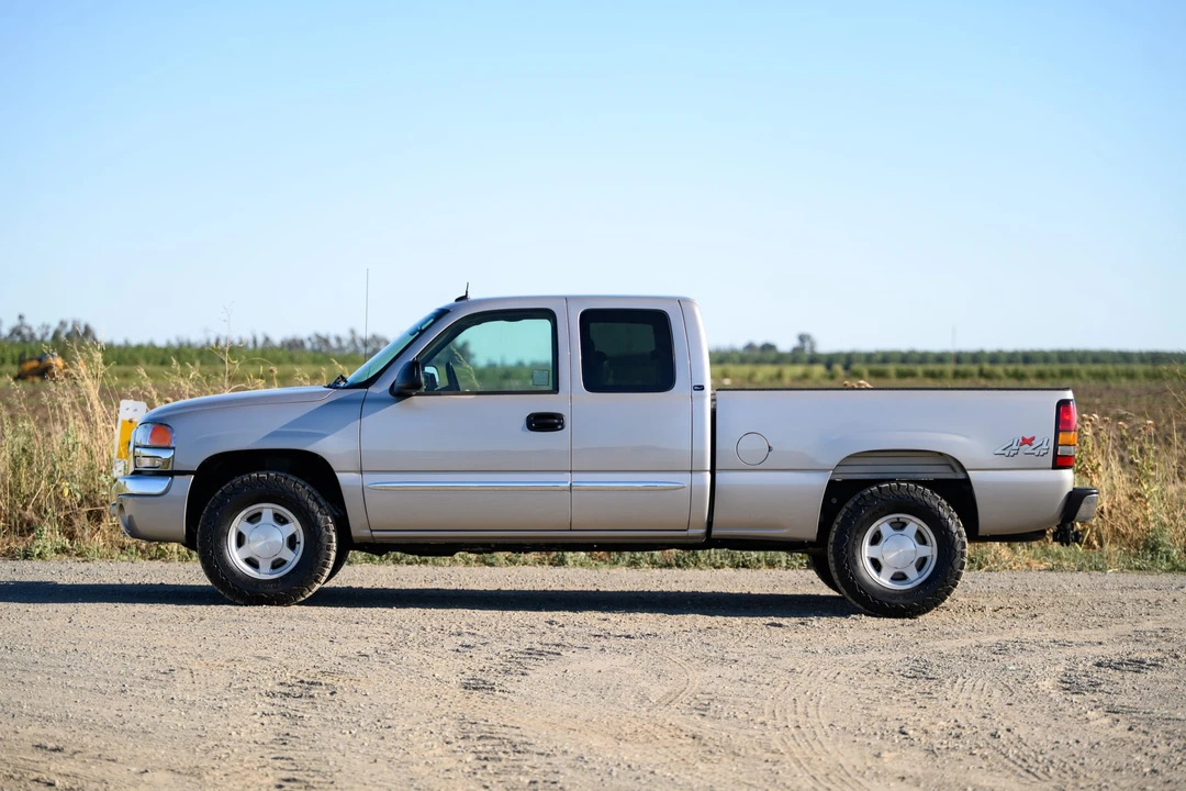 2004 GMC Sierra 2nd Gen - Image 8 of 31