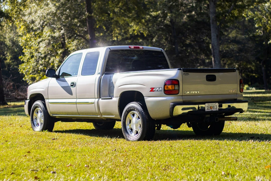 2004 GMC Sierra 2nd Gen - Image 10 of 31