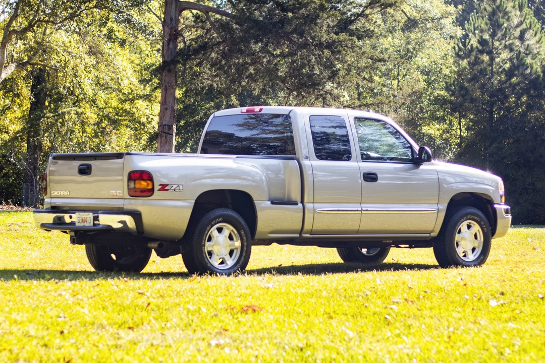 2004 GMC Sierra 2nd Gen - Image 6 of 31