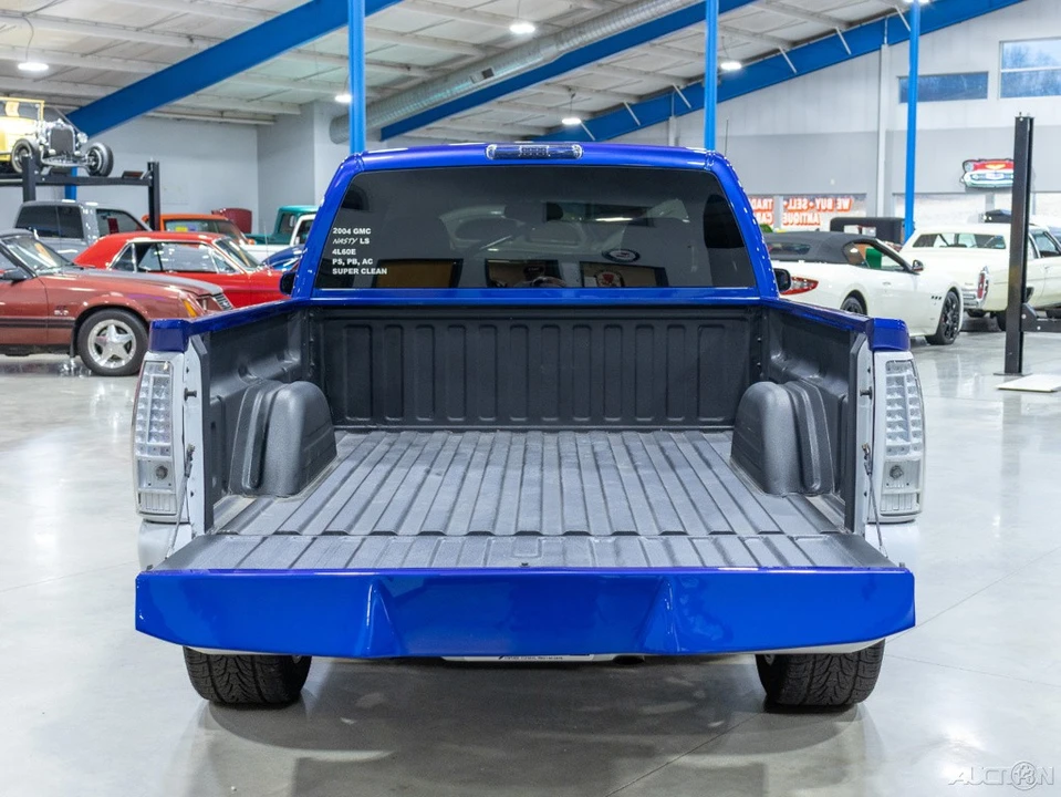 2004 GMC Sierra 2nd Gen - Image 18 of 21