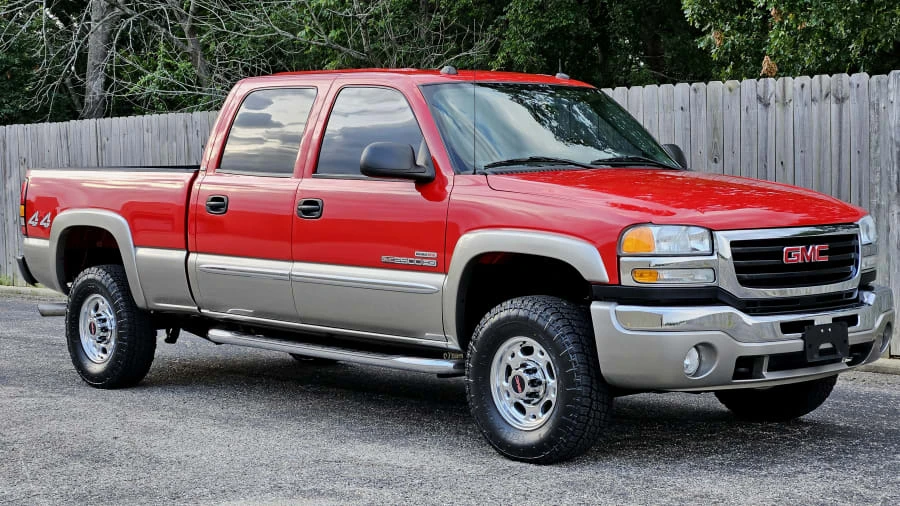 2004 GMC Sierra Heavy Duty 2nd Gen - Image 3 of 9