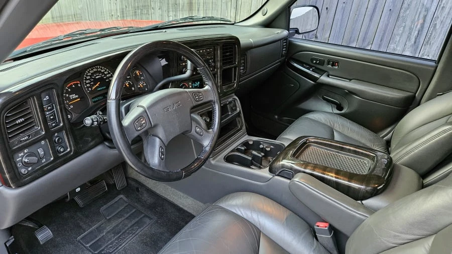 2004 GMC Sierra Heavy Duty 2nd Gen - Image 5 of 9
