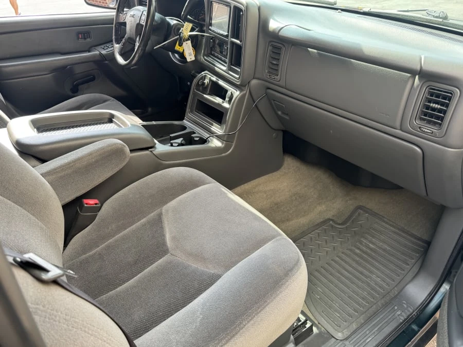 2004 GMC Sierra Heavy Duty 2nd Gen - Image 5 of 10
