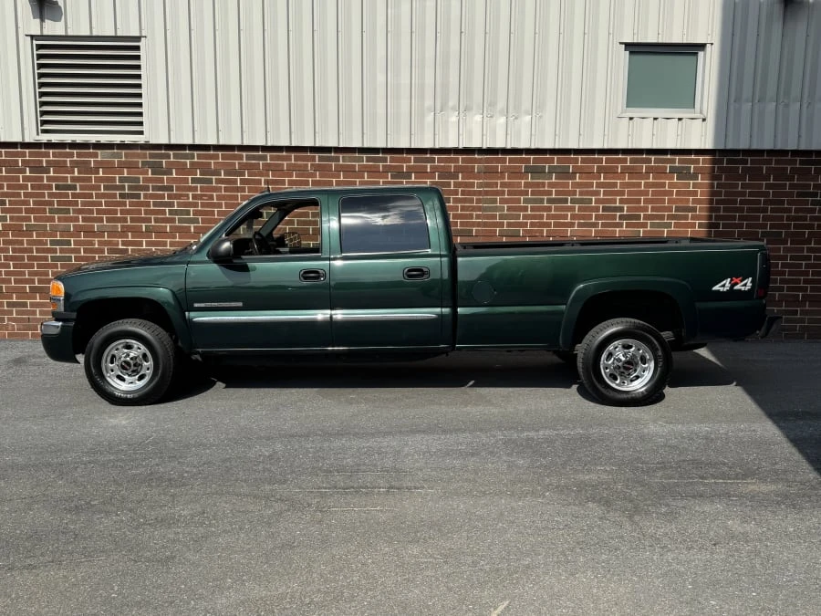 2004 GMC Sierra Heavy Duty 2nd Gen - Image 2 of 10