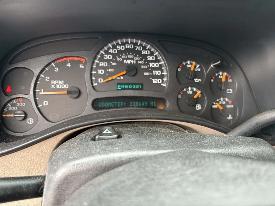 2004 GMC Sierra Heavy Duty 2nd Gen - Image 9 of 14