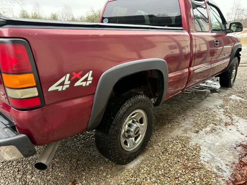 2004 GMC Sierra Heavy Duty 2nd Gen - Image 2 of 14