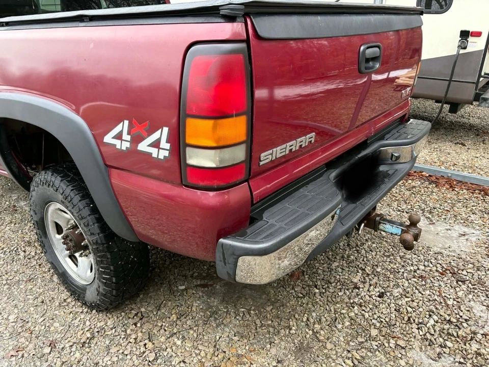 2004 GMC Sierra Heavy Duty 2nd Gen - Image 7 of 14