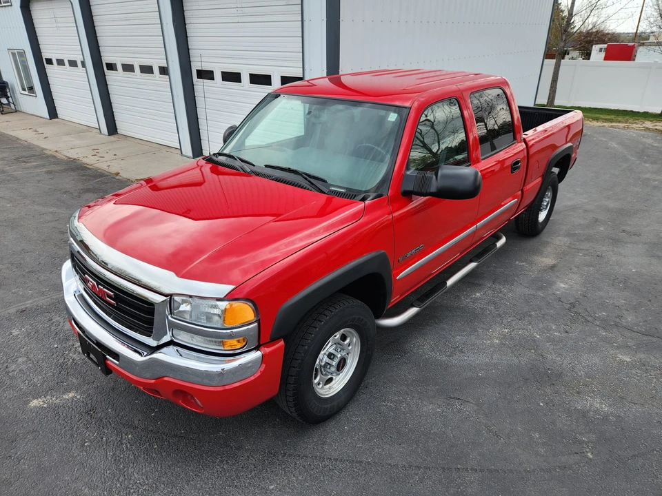 2004 GMC Sierra Heavy Duty 2nd Gen - Image 2 of 31