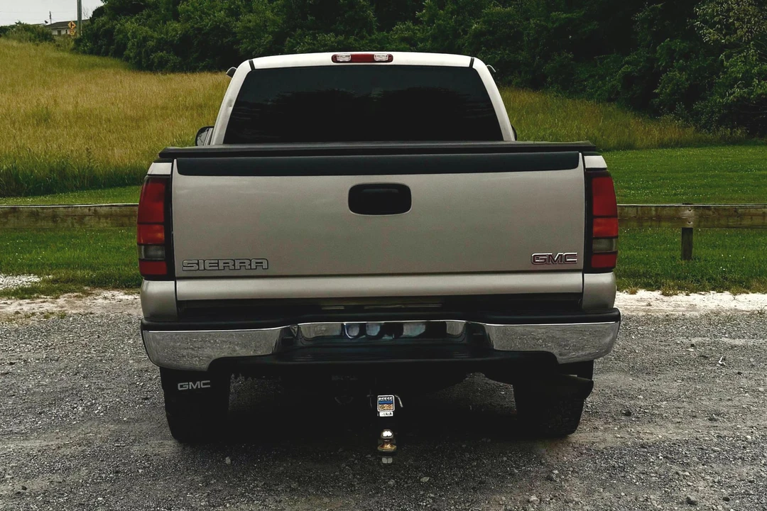 2004 GMC Sierra Heavy Duty 2nd Gen - Image 5 of 31
