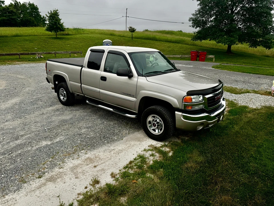 2004 GMC Sierra Heavy Duty 2nd Gen - Image 9 of 31