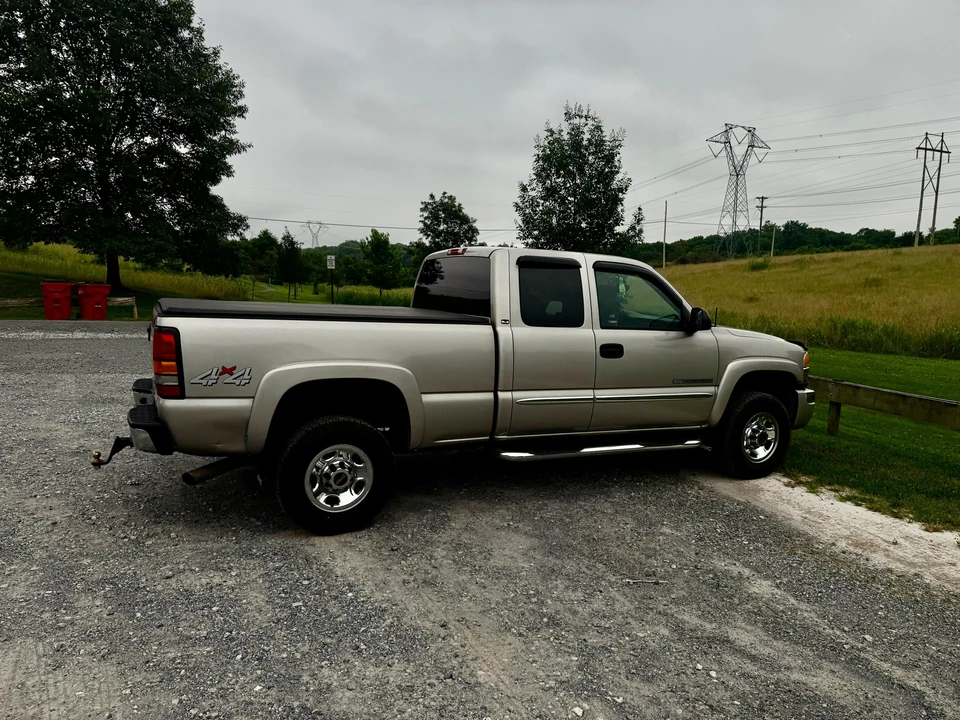 2004 GMC Sierra Heavy Duty 2nd Gen - Image 8 of 31