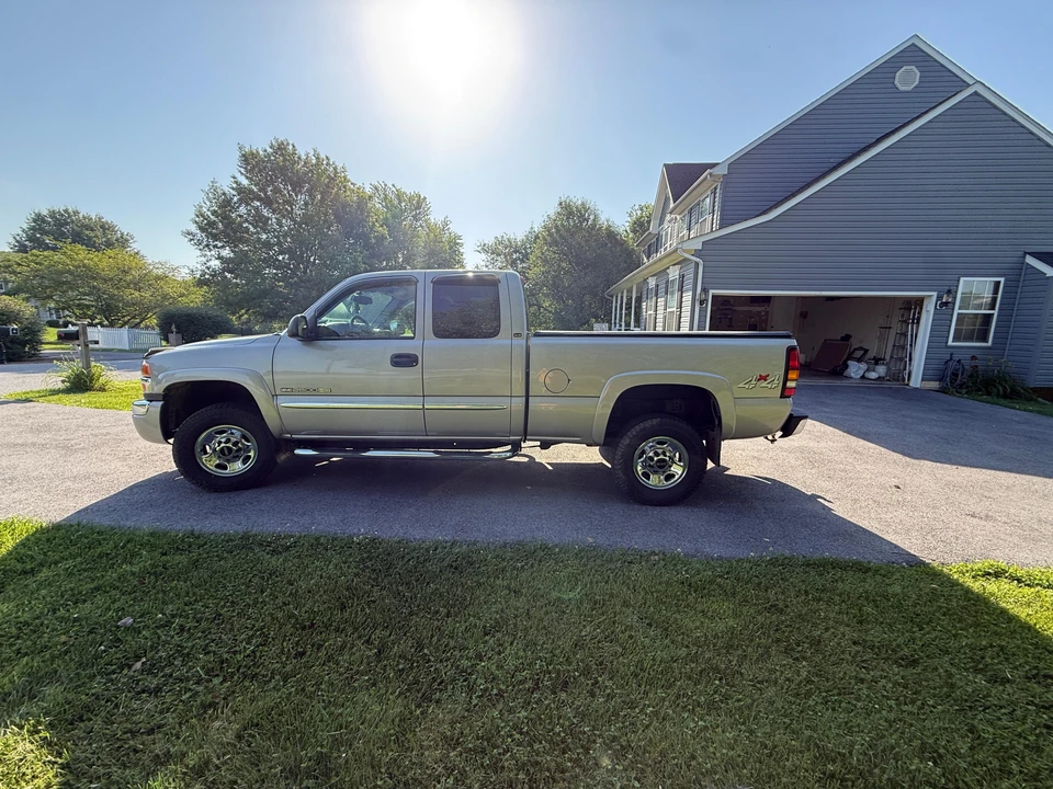 2004 GMC Sierra Heavy Duty 2nd Gen - Image 14 of 31