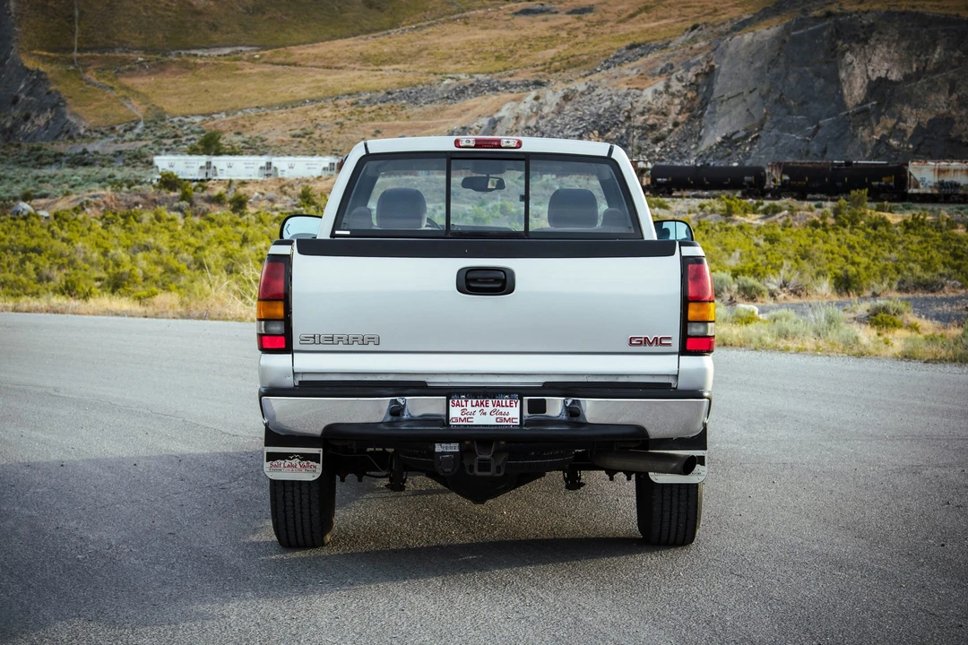 2004 GMC Sierra Heavy Duty 2nd Gen - Image 28 of 31