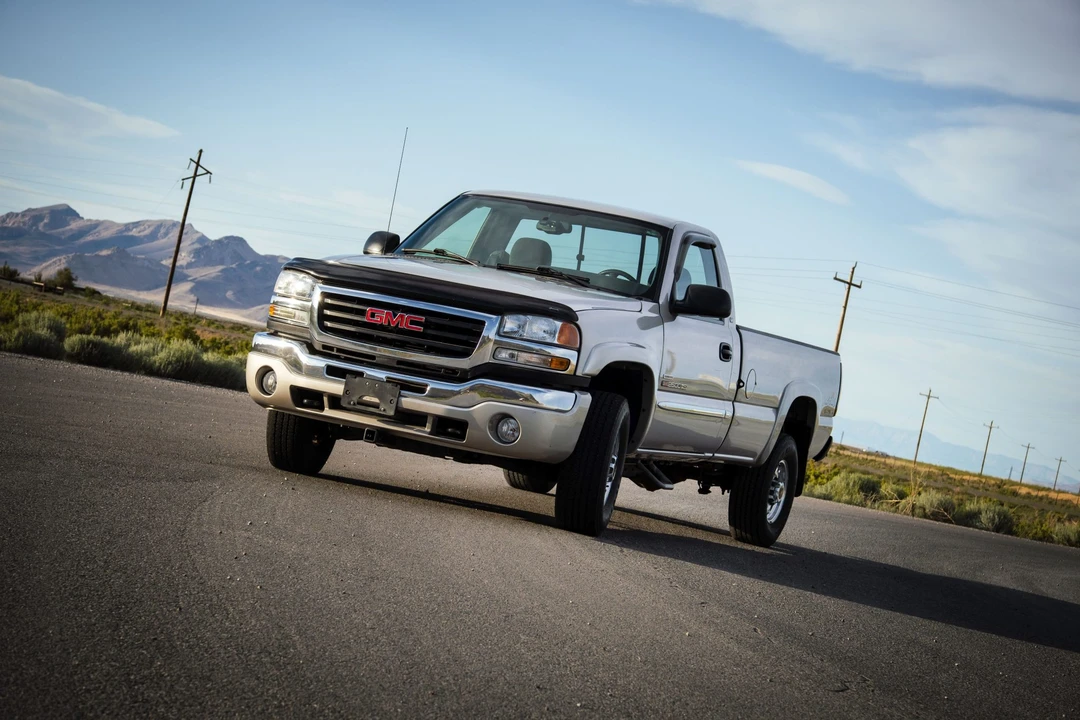 2004 GMC Sierra Heavy Duty 2nd Gen - Image 19 of 31