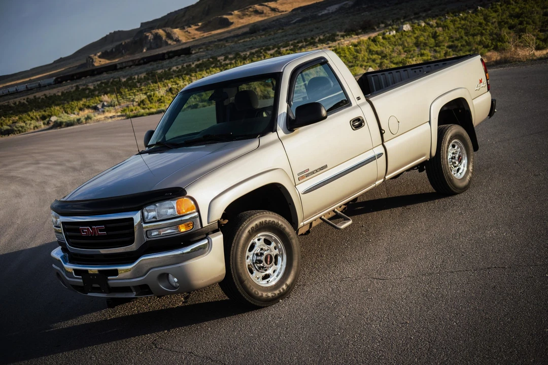 2004 GMC Sierra Heavy Duty 2nd Gen - Image 11 of 31
