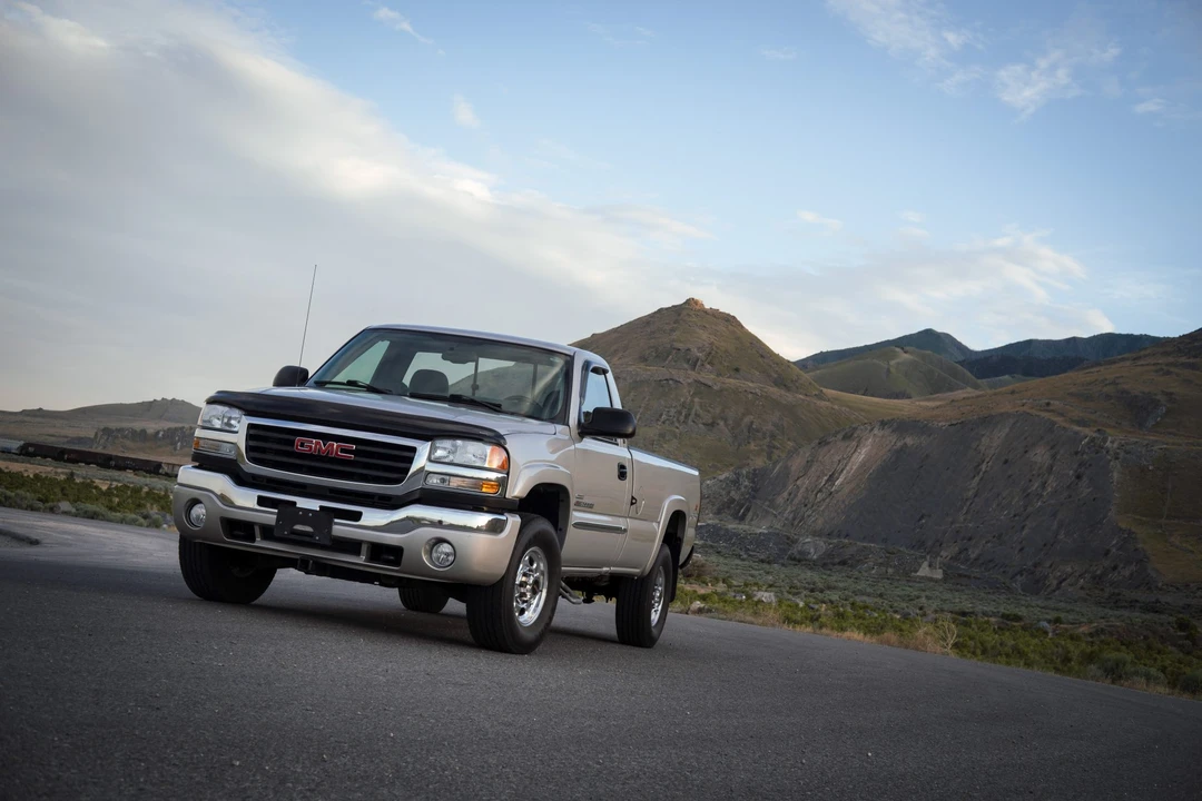 2004 GMC Sierra Heavy Duty 2nd Gen - Image 13 of 31