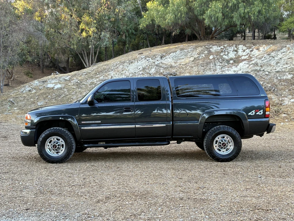 2004 GMC Sierra Heavy Duty 2nd Gen - Image 19 of 31
