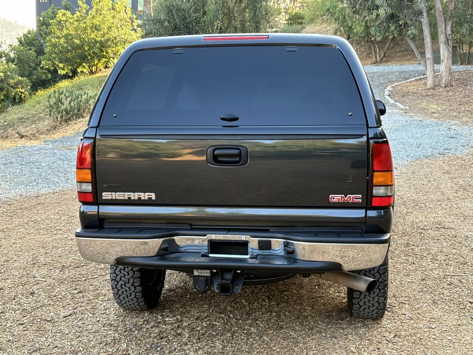 2004 GMC Sierra Heavy Duty 2nd Gen - Image 28 of 31
