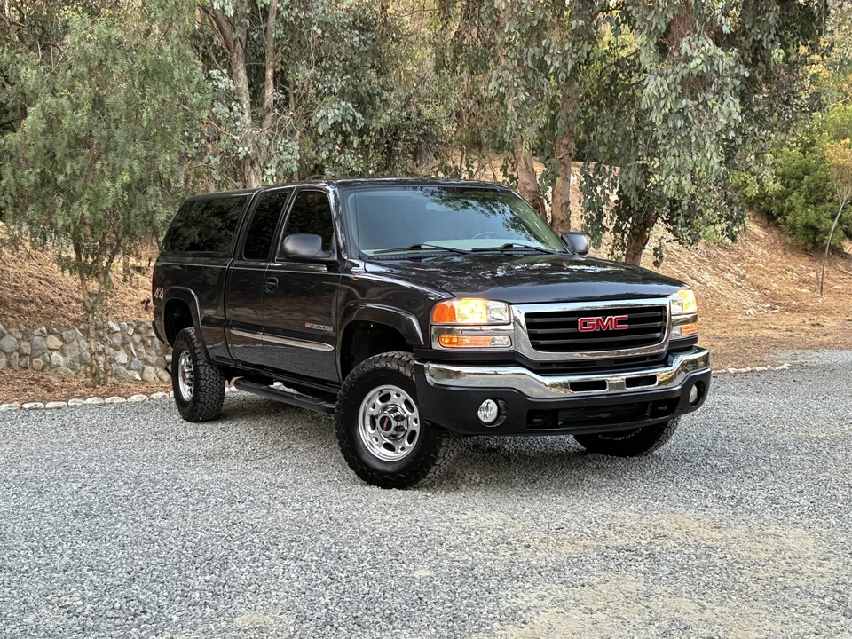 2004 GMC Sierra Heavy Duty 2nd Gen - Image 5 of 31