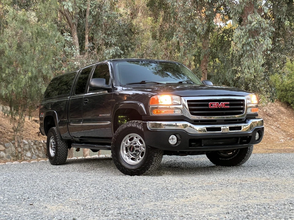 2004 GMC Sierra Heavy Duty 2nd Gen - Image 6 of 31