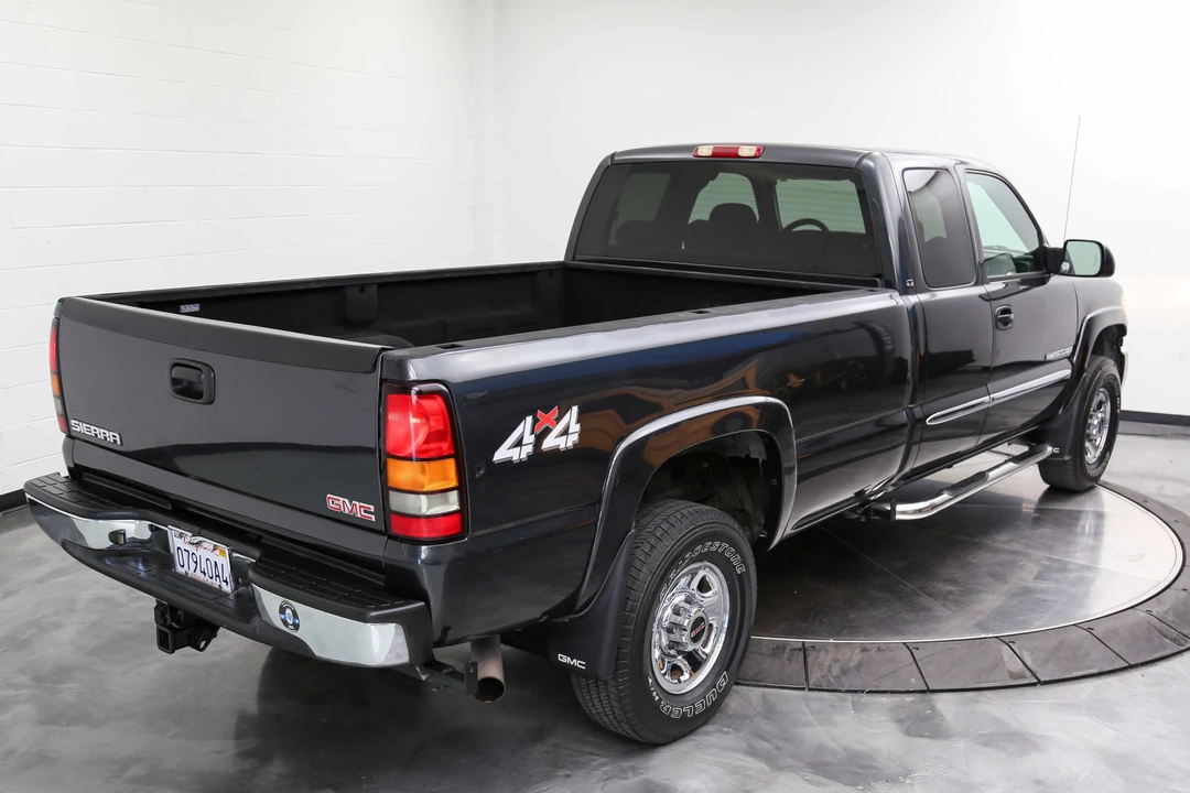 2004 GMC Sierra Heavy Duty 2nd Gen - Image 5 of 31