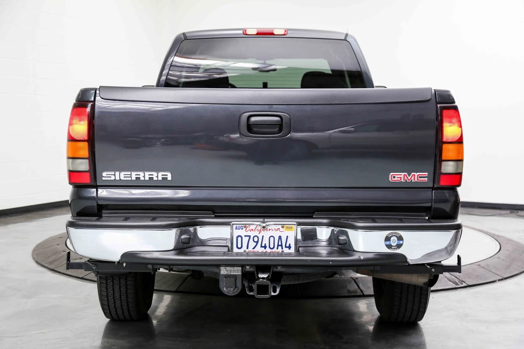 2004 GMC Sierra Heavy Duty 2nd Gen - Image 8 of 31
