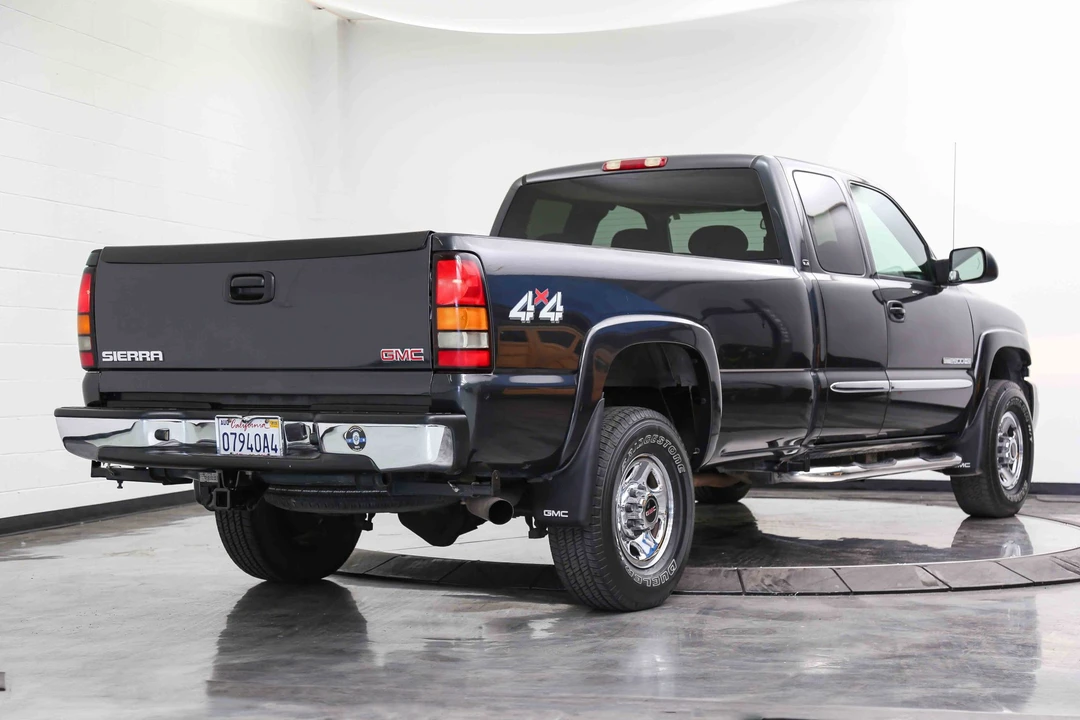 2004 GMC Sierra Heavy Duty 2nd Gen - Image 6 of 31