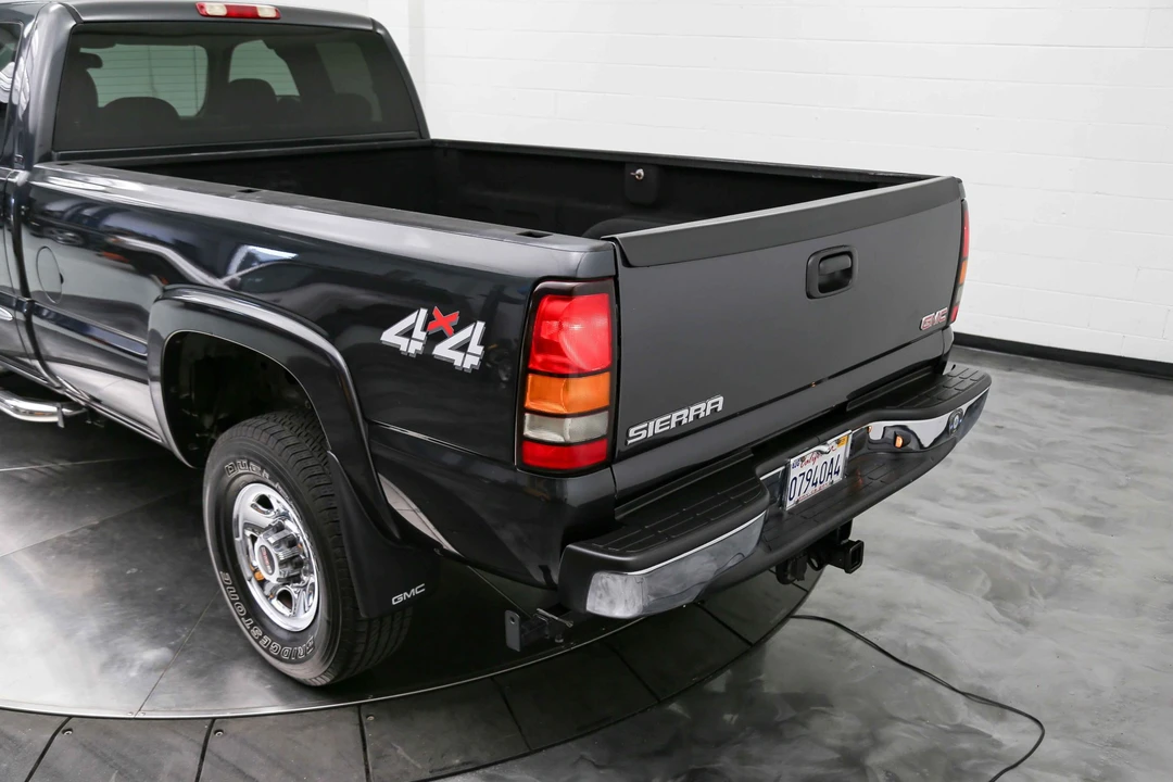 2004 GMC Sierra Heavy Duty 2nd Gen - Image 30 of 31