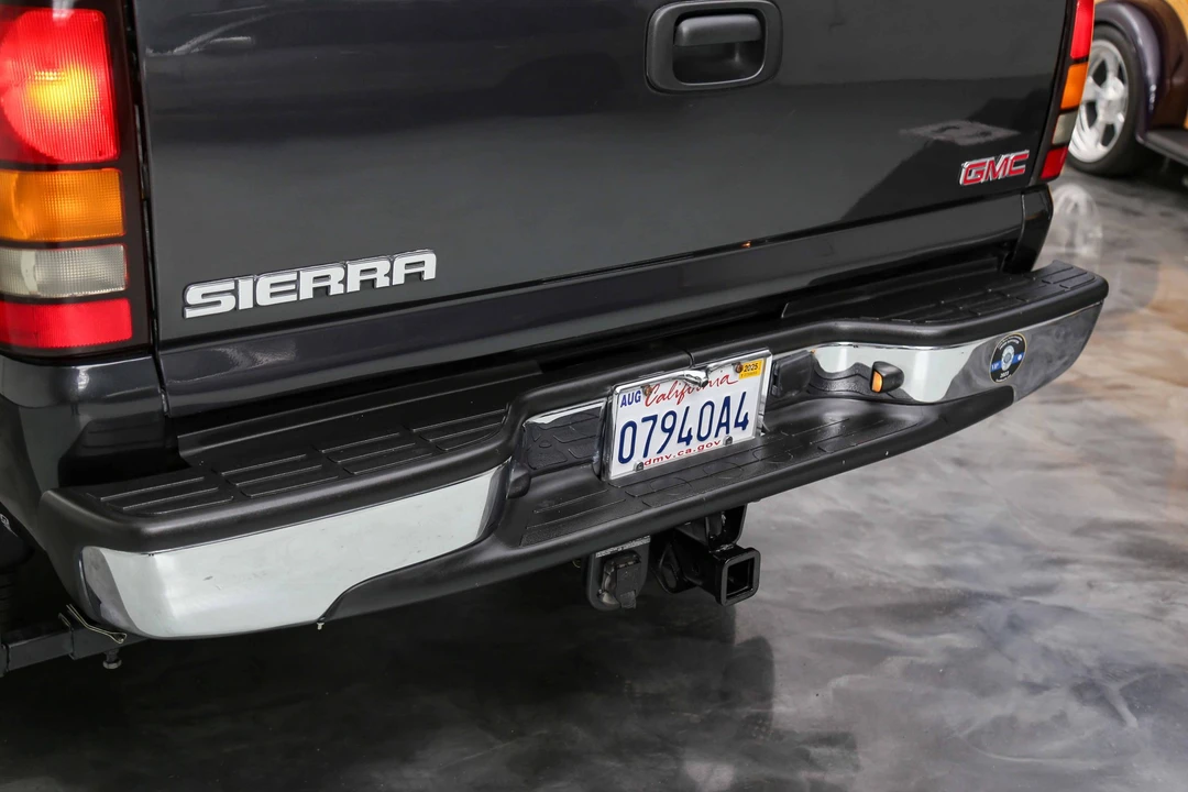 2004 GMC Sierra Heavy Duty 2nd Gen - Image 28 of 31