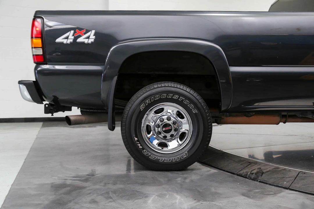 2004 GMC Sierra Heavy Duty 2nd Gen - Image 23 of 31