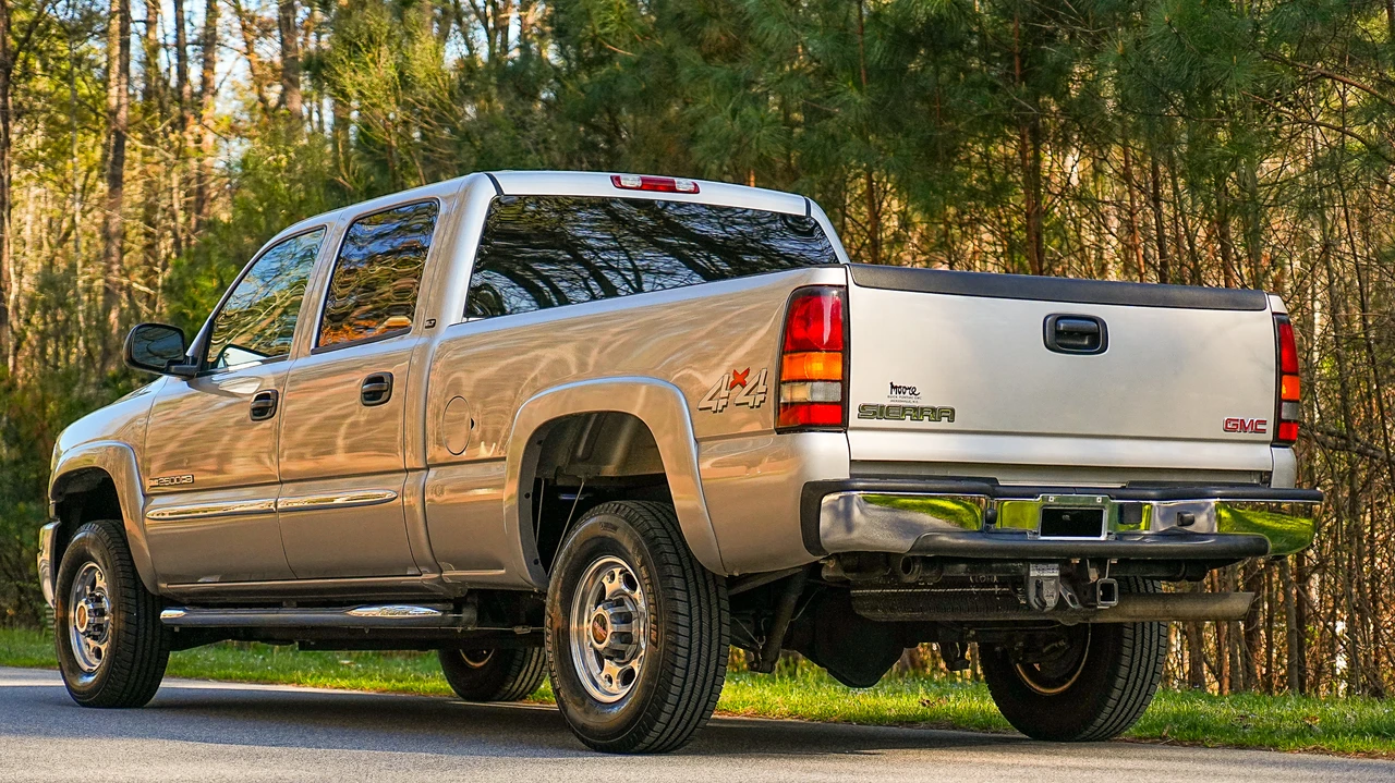 2004 GMC Sierra Heavy Duty 2nd Gen - Image 9 of 31