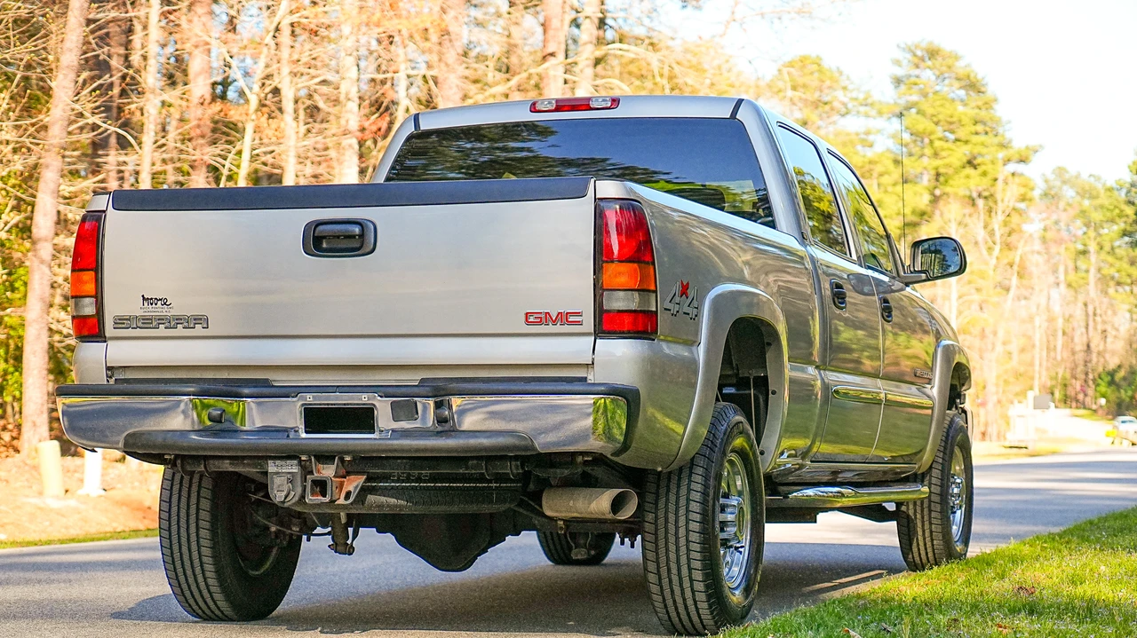 2004 GMC Sierra Heavy Duty 2nd Gen - Image 7 of 31