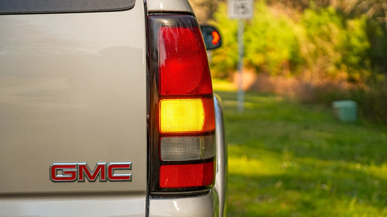 2004 GMC Sierra Heavy Duty 2nd Gen - Image 28 of 31