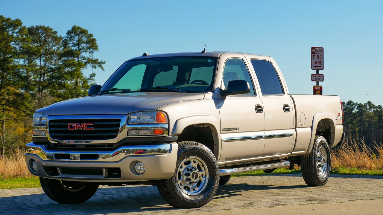 2004 GMC Sierra Heavy Duty 2nd Gen - Image 11 of 31