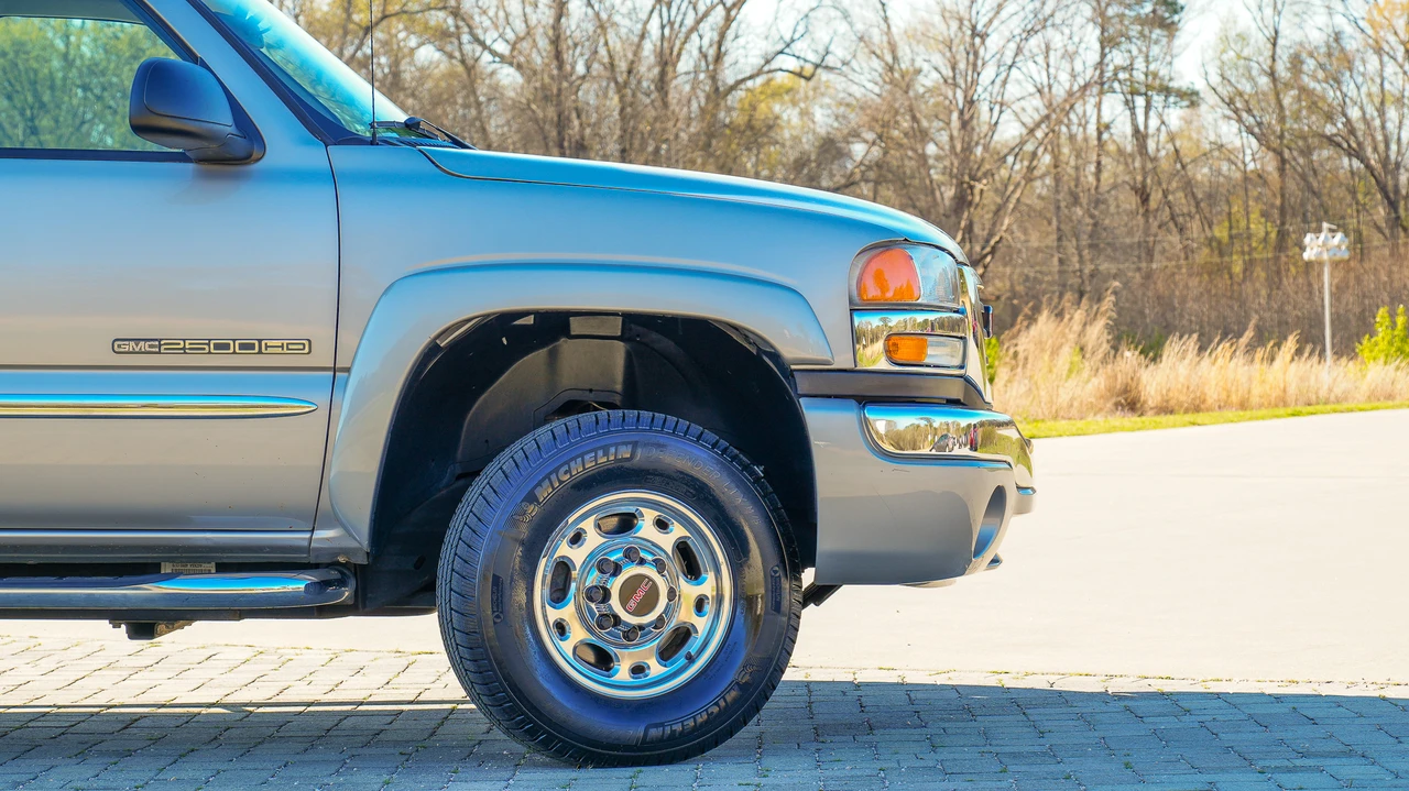 2004 GMC Sierra Heavy Duty 2nd Gen - Image 18 of 31