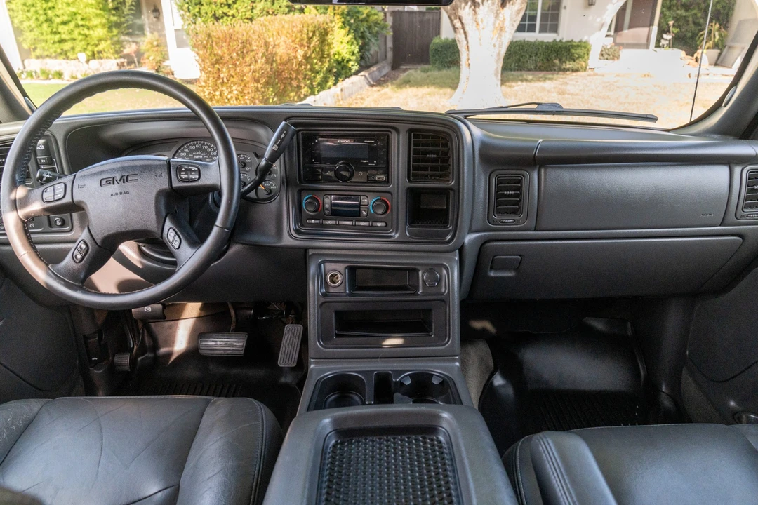 2004 GMC Sierra Heavy Duty 2nd Gen - Image 25 of 31