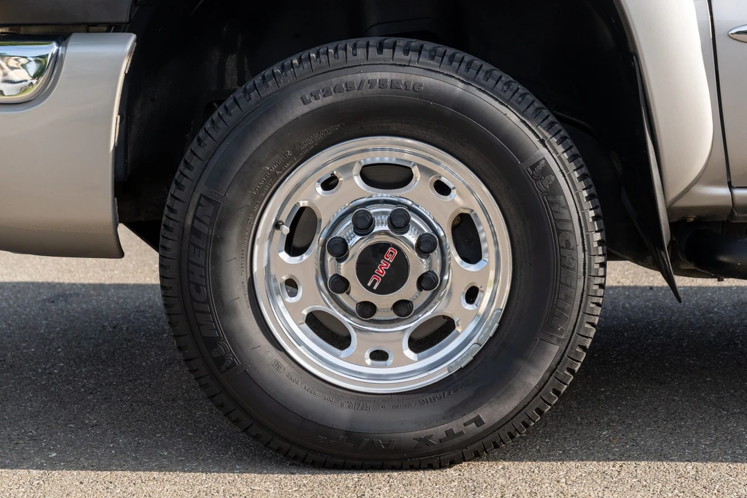 2004 GMC Sierra Heavy Duty 2nd Gen - Image 20 of 31
