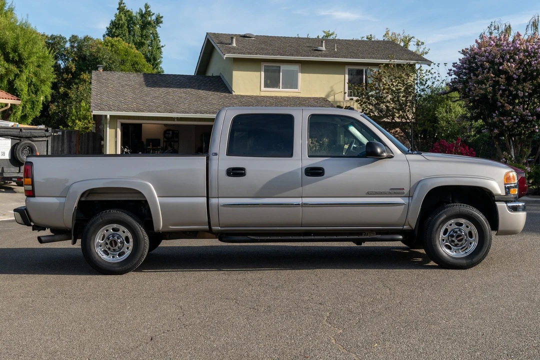 2004 GMC Sierra Heavy Duty 2nd Gen - Image 4 of 31