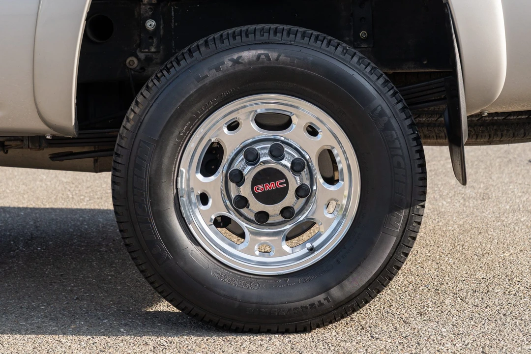 2004 GMC Sierra Heavy Duty 2nd Gen - Image 22 of 31