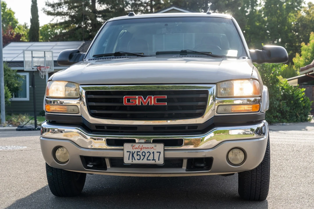 2004 GMC Sierra Heavy Duty 2nd Gen - Image 11 of 31