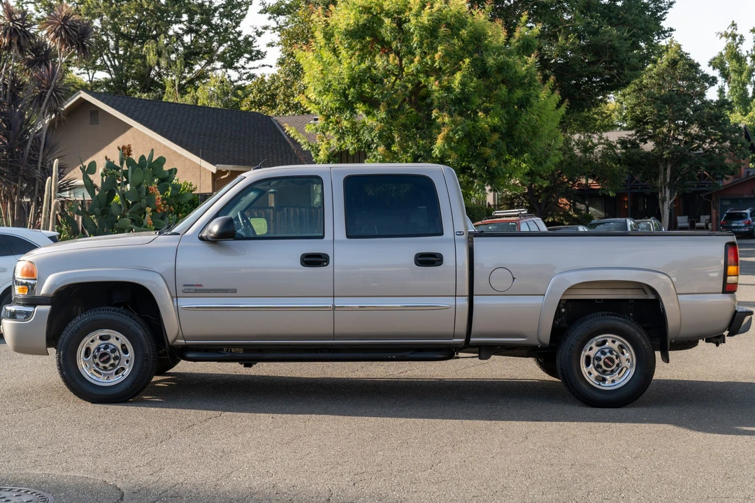 2004 GMC Sierra Heavy Duty 2nd Gen - Image 8 of 31