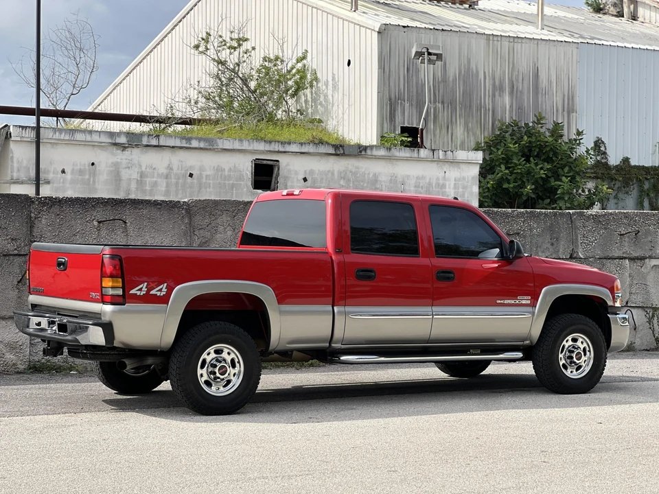 2004 GMC Sierra Heavy Duty 2nd Gen - Image 18 of 31