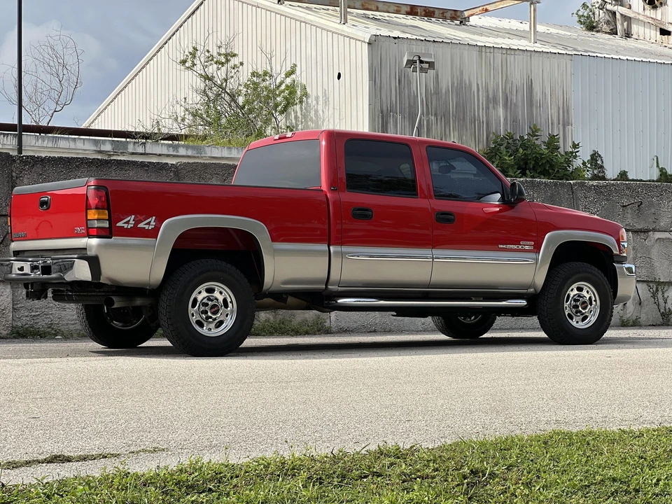 2004 GMC Sierra Heavy Duty 2nd Gen - Image 19 of 31