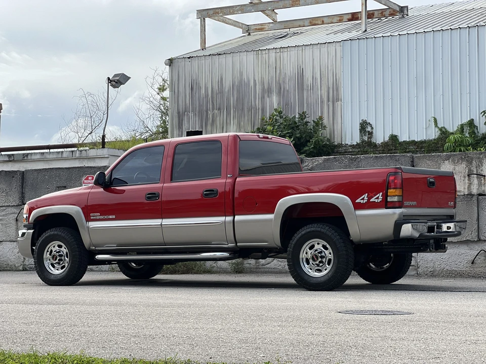 2004 GMC Sierra Heavy Duty 2nd Gen - Image 10 of 31
