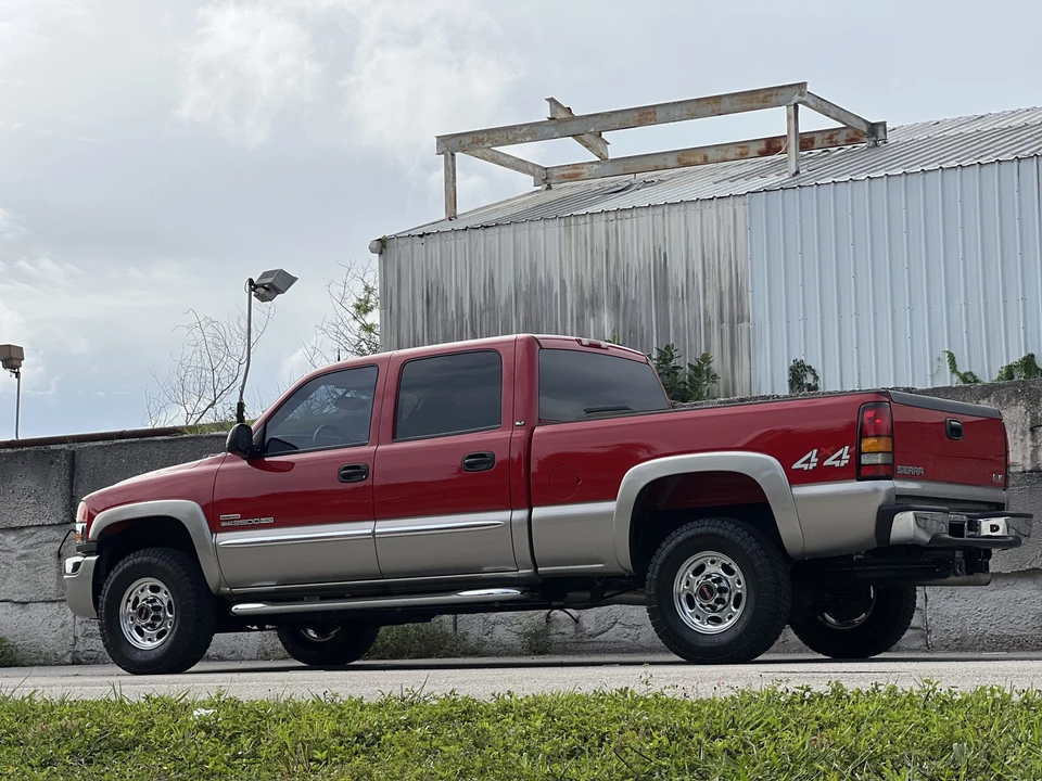 2004 GMC Sierra Heavy Duty 2nd Gen - Image 11 of 31