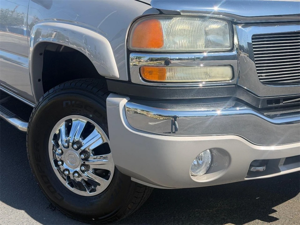 2004 GMC Sierra Heavy Duty 2nd Gen - Image 3 of 21