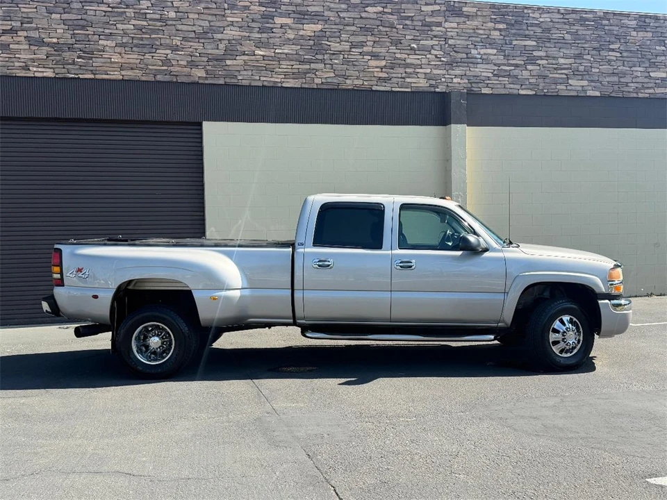 2004 GMC Sierra Heavy Duty 2nd Gen - Image 10 of 21