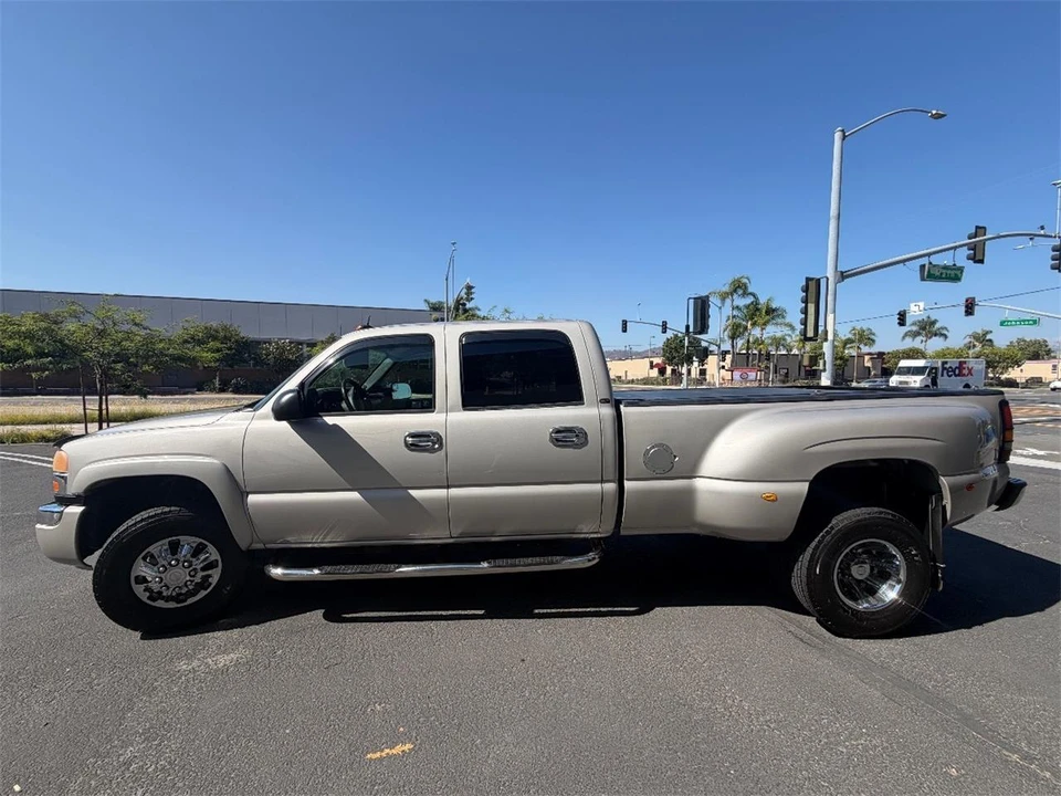 2004 GMC Sierra Heavy Duty 2nd Gen - Image 6 of 21