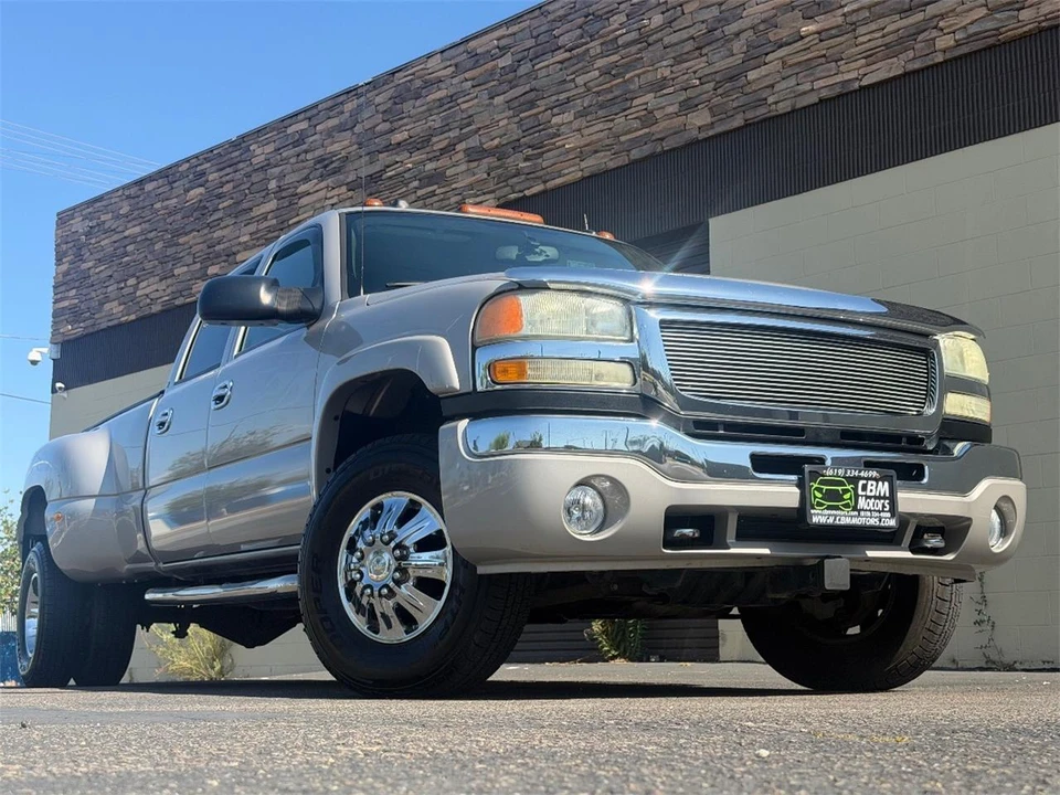 2004 GMC Sierra Heavy Duty 2nd Gen - Image 2 of 21